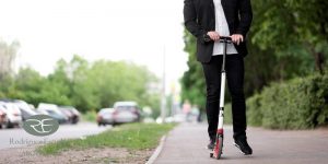 Accidente con patinete eléctrico, qué hacer si eres el conductor o el atropellado