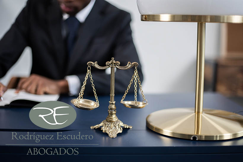 Delitos por el manejo de vehículos a motor sin el carnet de conducir reglamentario