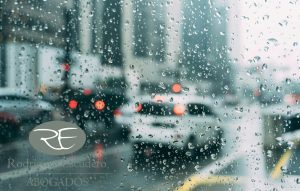 Cómo reclamar indemnización por accidentes por mal clima