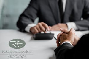 La importancia de contar con un abogado especializado en tráfico